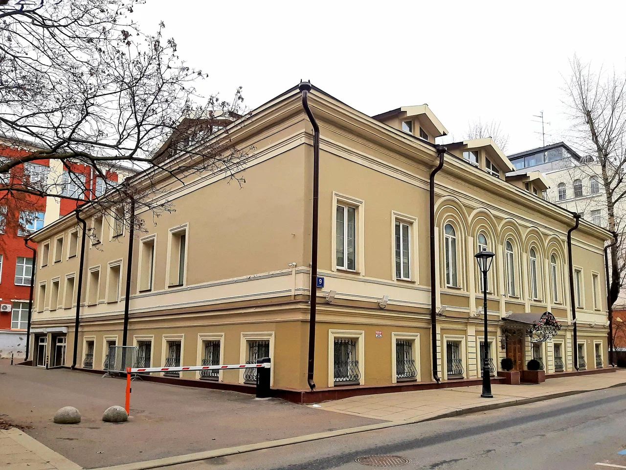 фасад дома, здание по адресу г Москва, ул Чаплыгина, д 9 стр 1 